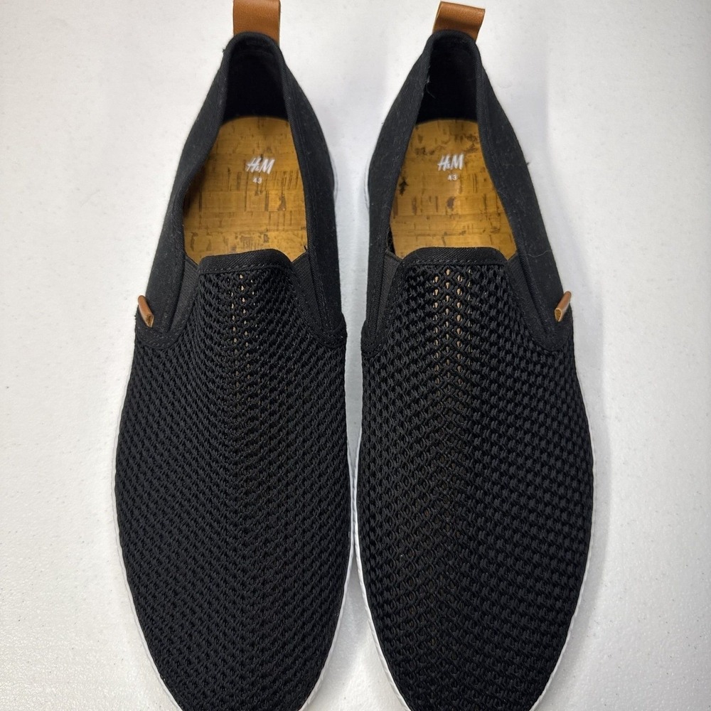 H&M Slip-On Shoes - Black - Men Sz 10 or women's 12. EU 43 knit and cork look